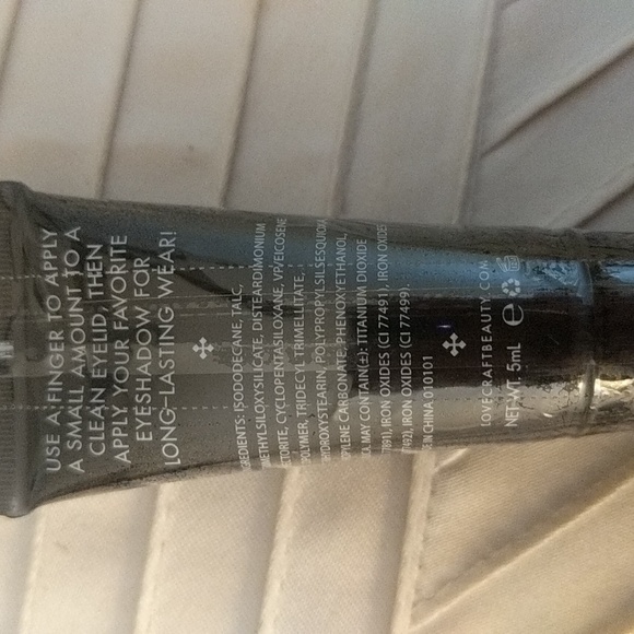 NWT Eyeshadow Primer - Picture 2 of 2